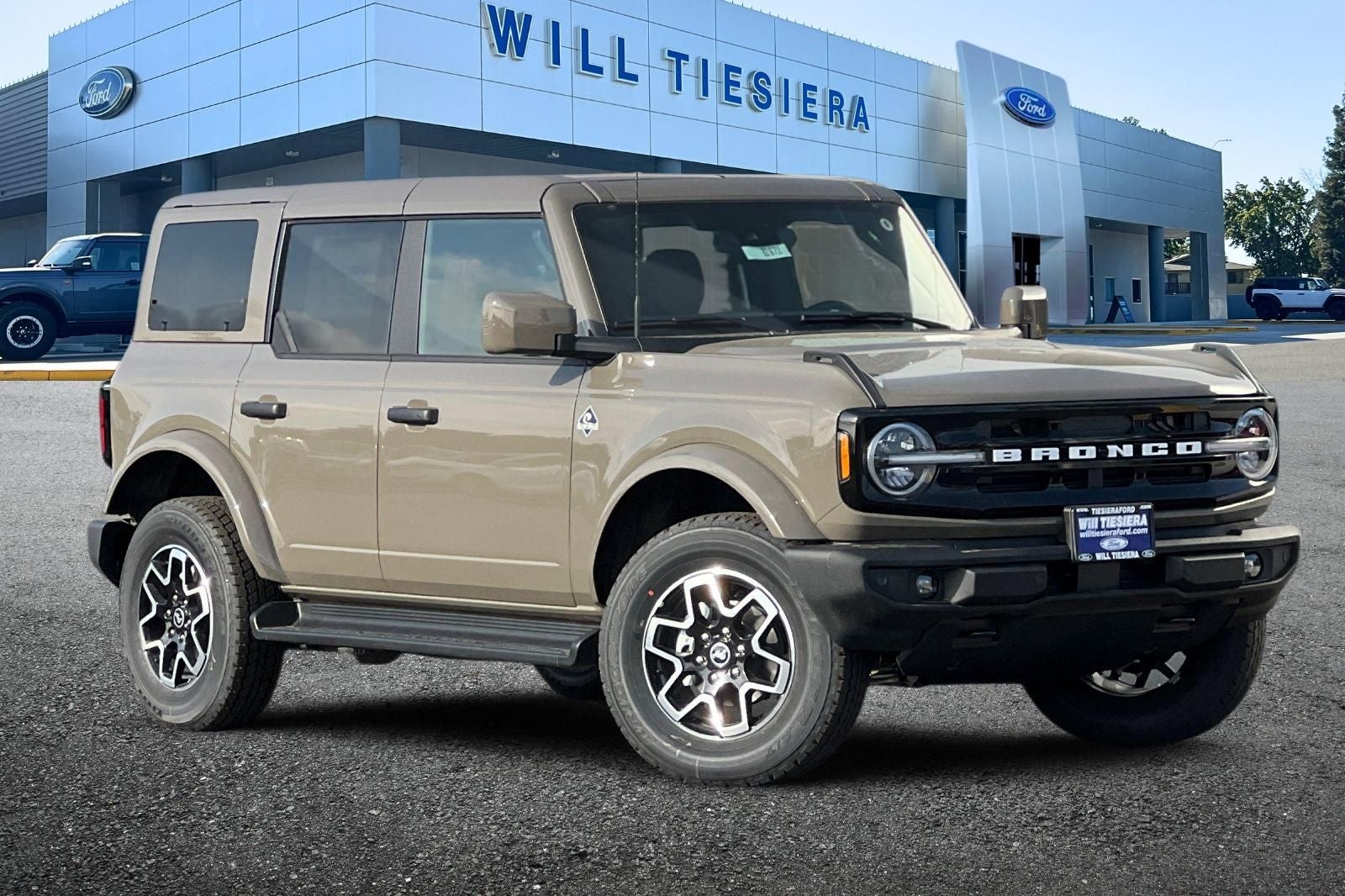 2026 Ford Bronco Outer Banks