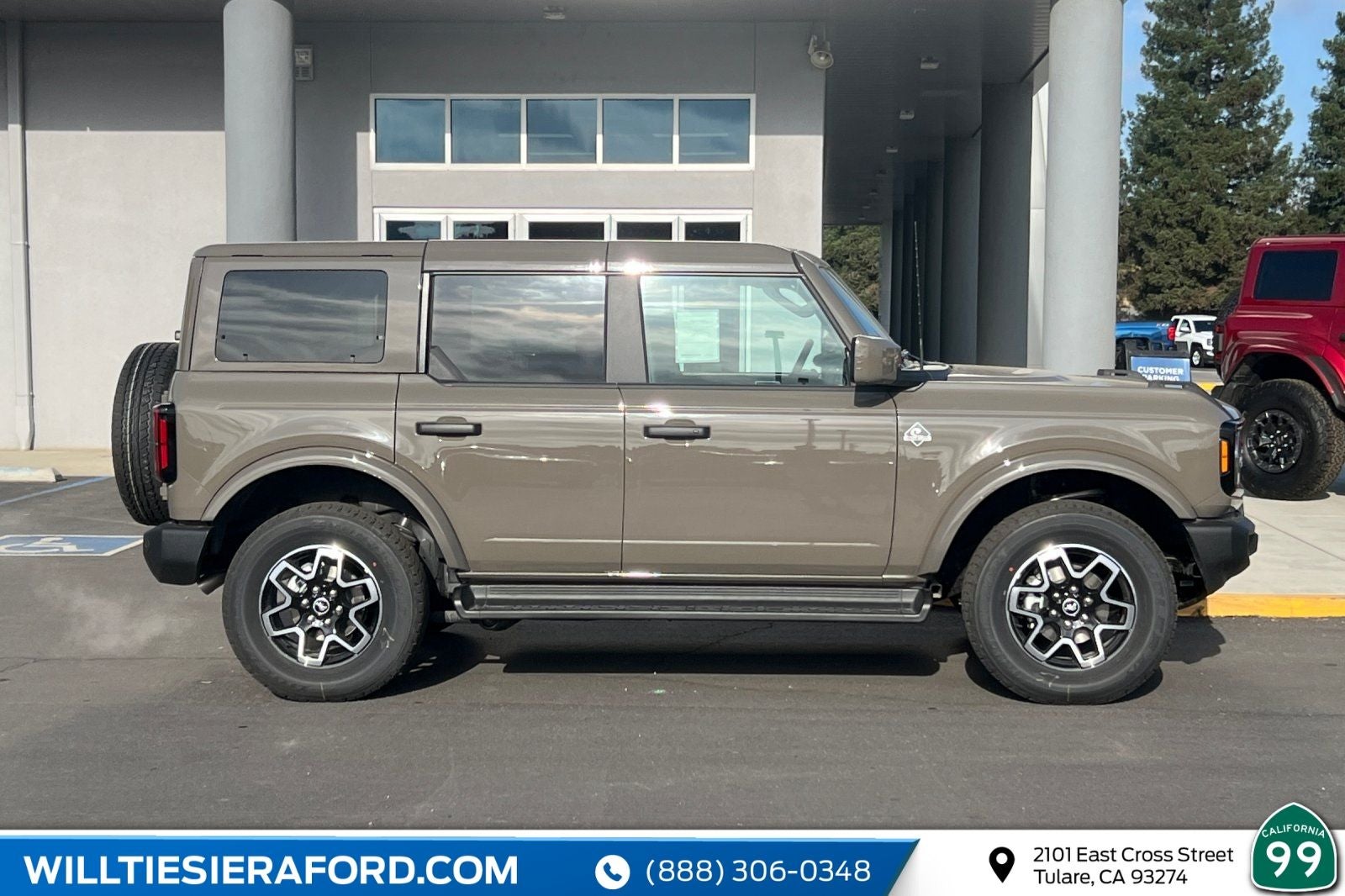 2026 Ford Bronco Outer Banks
