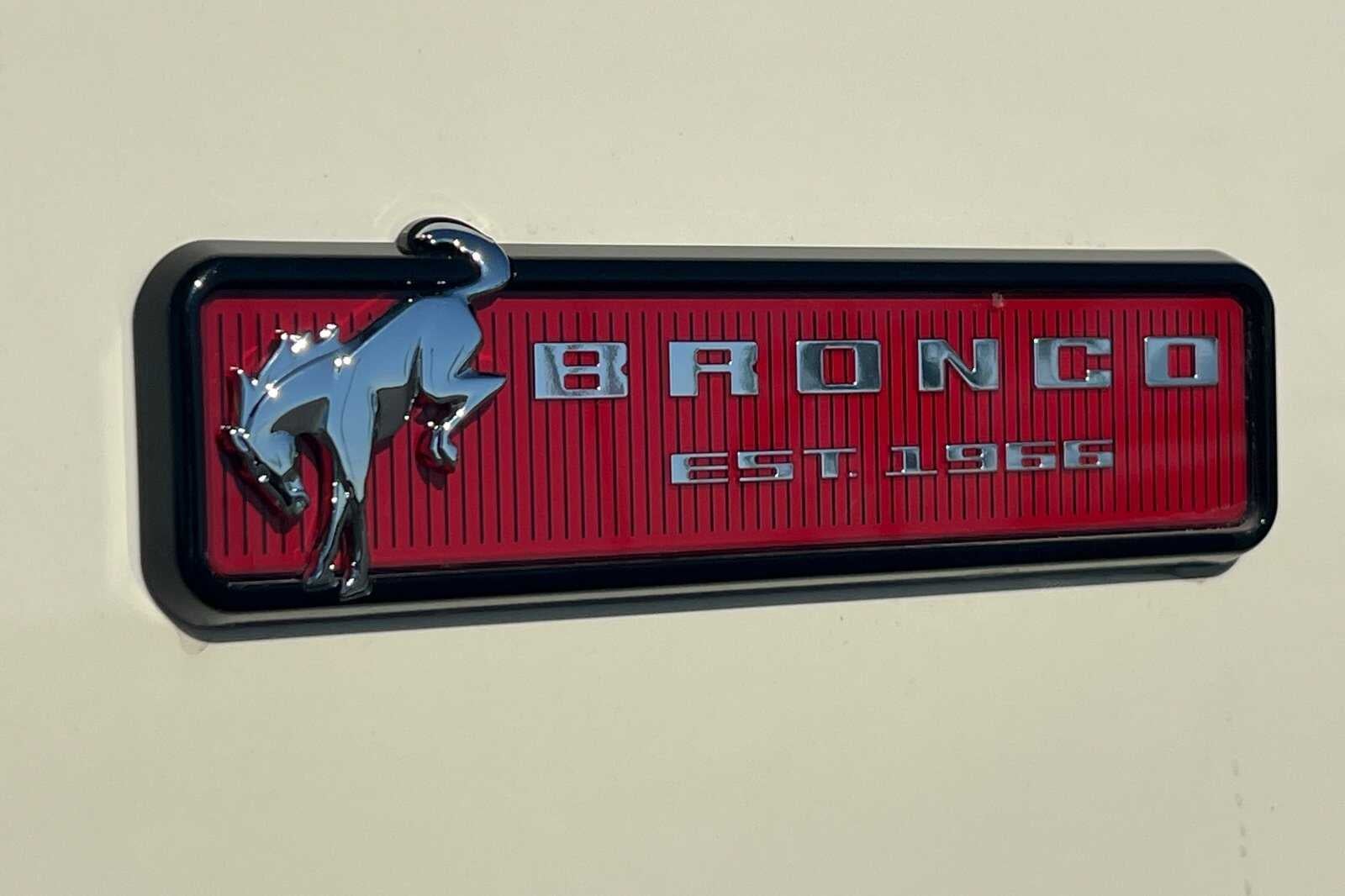 2026 Ford Bronco Outer Banks