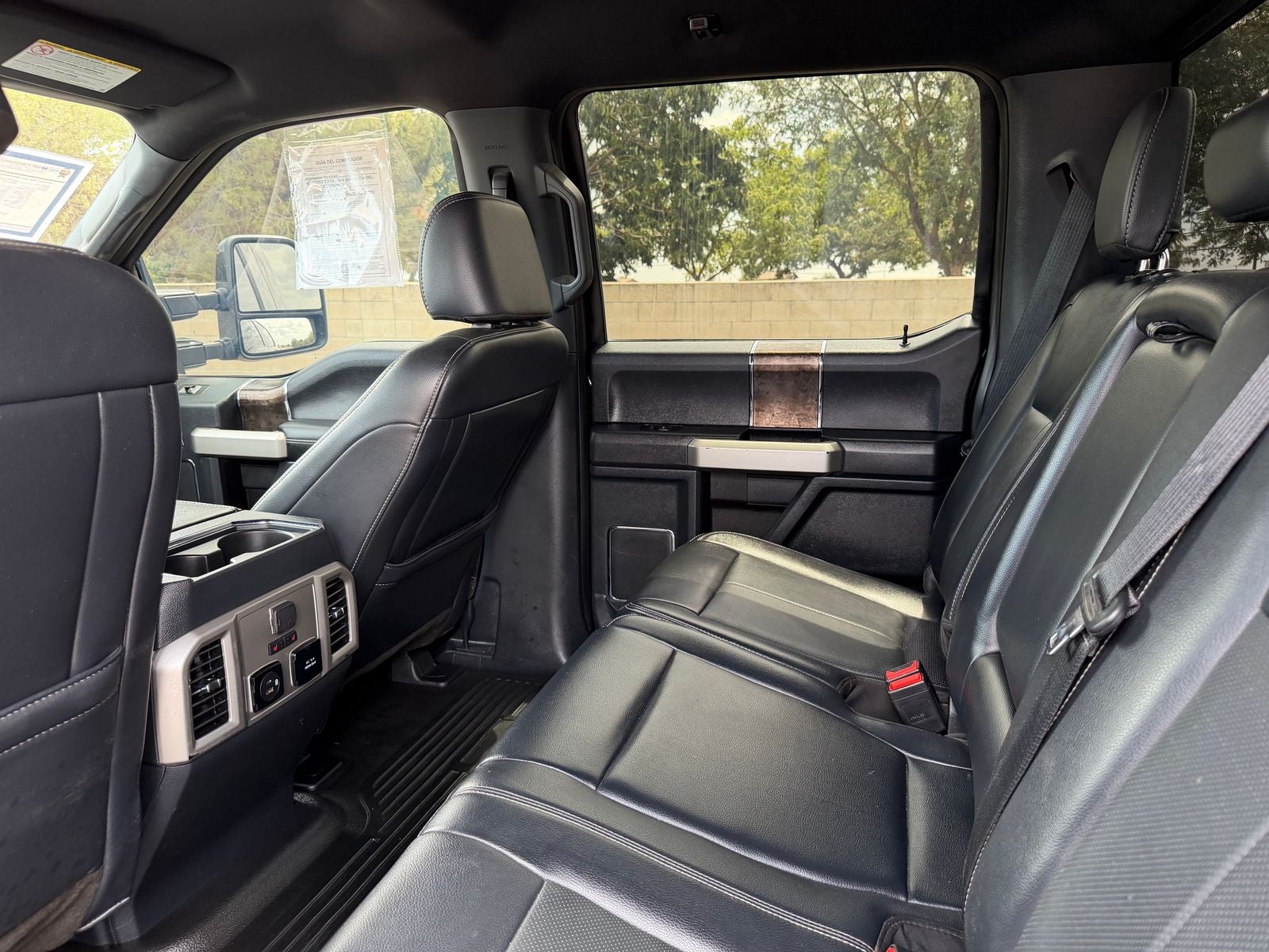 2022 Ford F-350SD Lariat TREMOR W/BLACK PKG