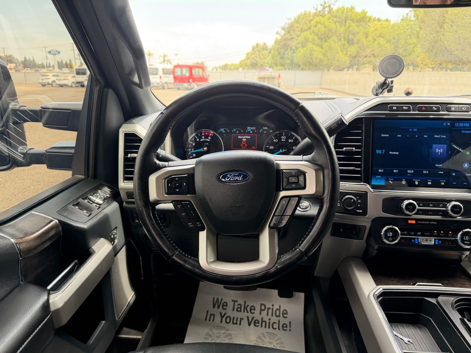 2022 Ford F-350SD Lariat TREMOR W/BLACK PKG