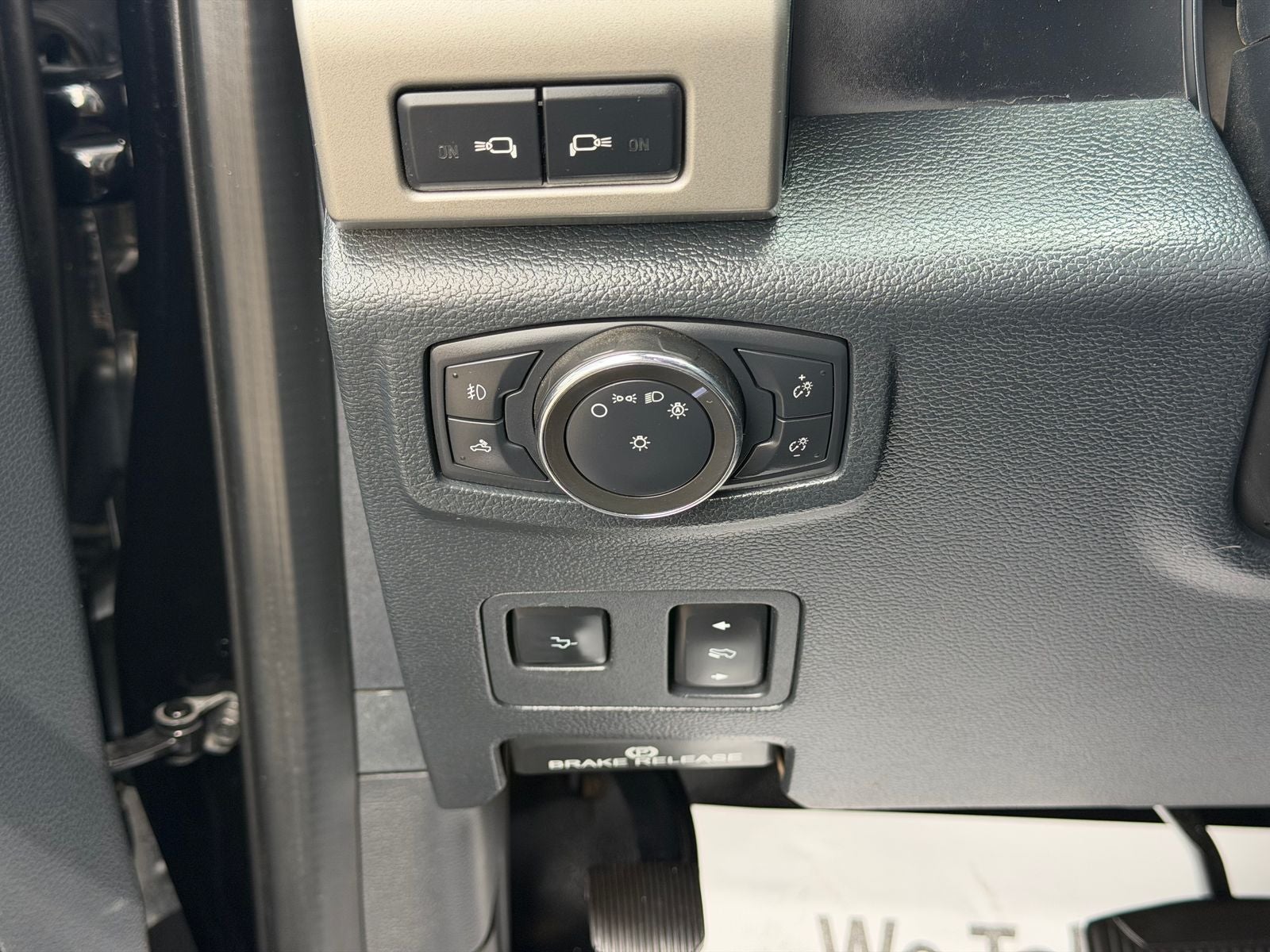 2022 Ford F-350SD Lariat TREMOR W/BLACK PKG