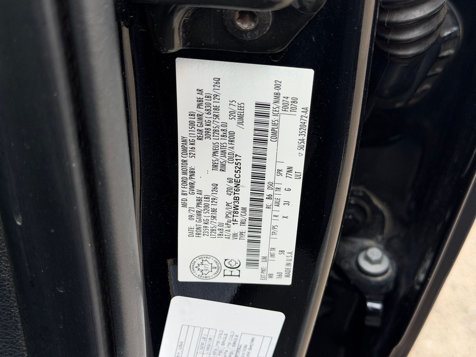 2022 Ford F-350SD Lariat TREMOR W/BLACK PKG