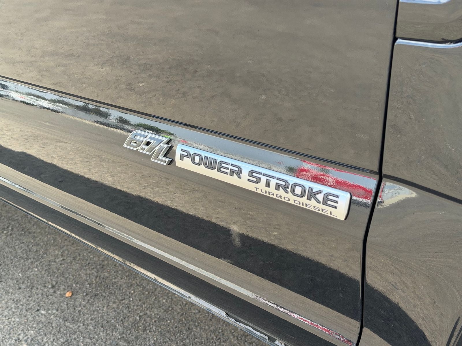 2022 Ford F-350SD Lariat TREMOR W/BLACK PKG
