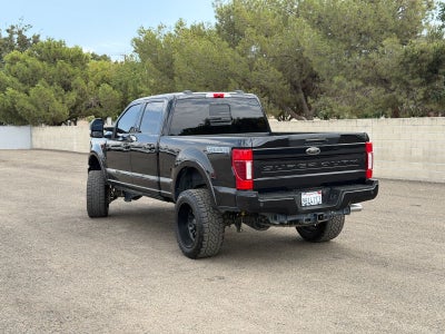 2022 Ford F-350SD Lariat TREMOR W/BLACK PKG