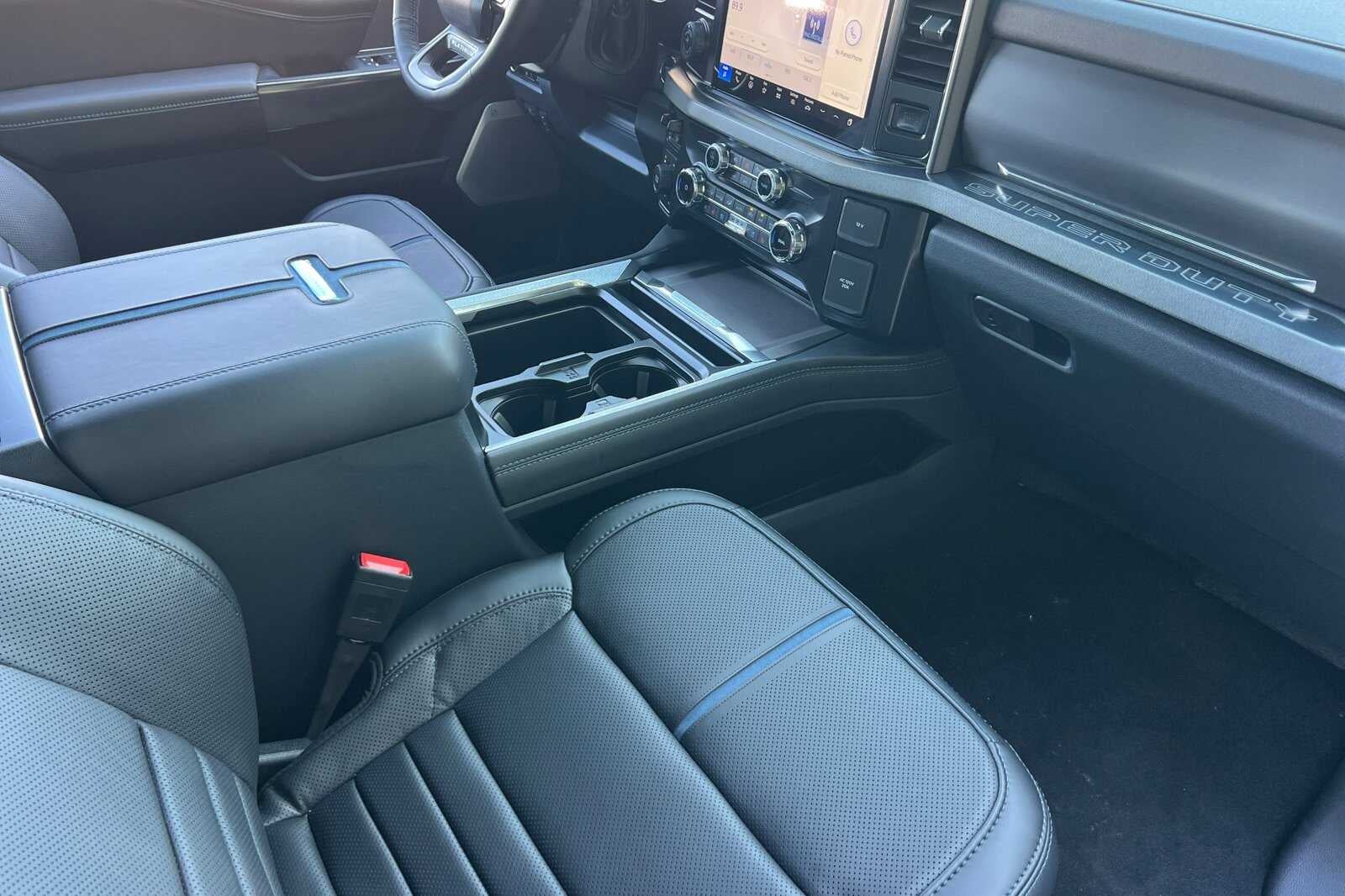 2026 Ford F-350SD Platinum DRW