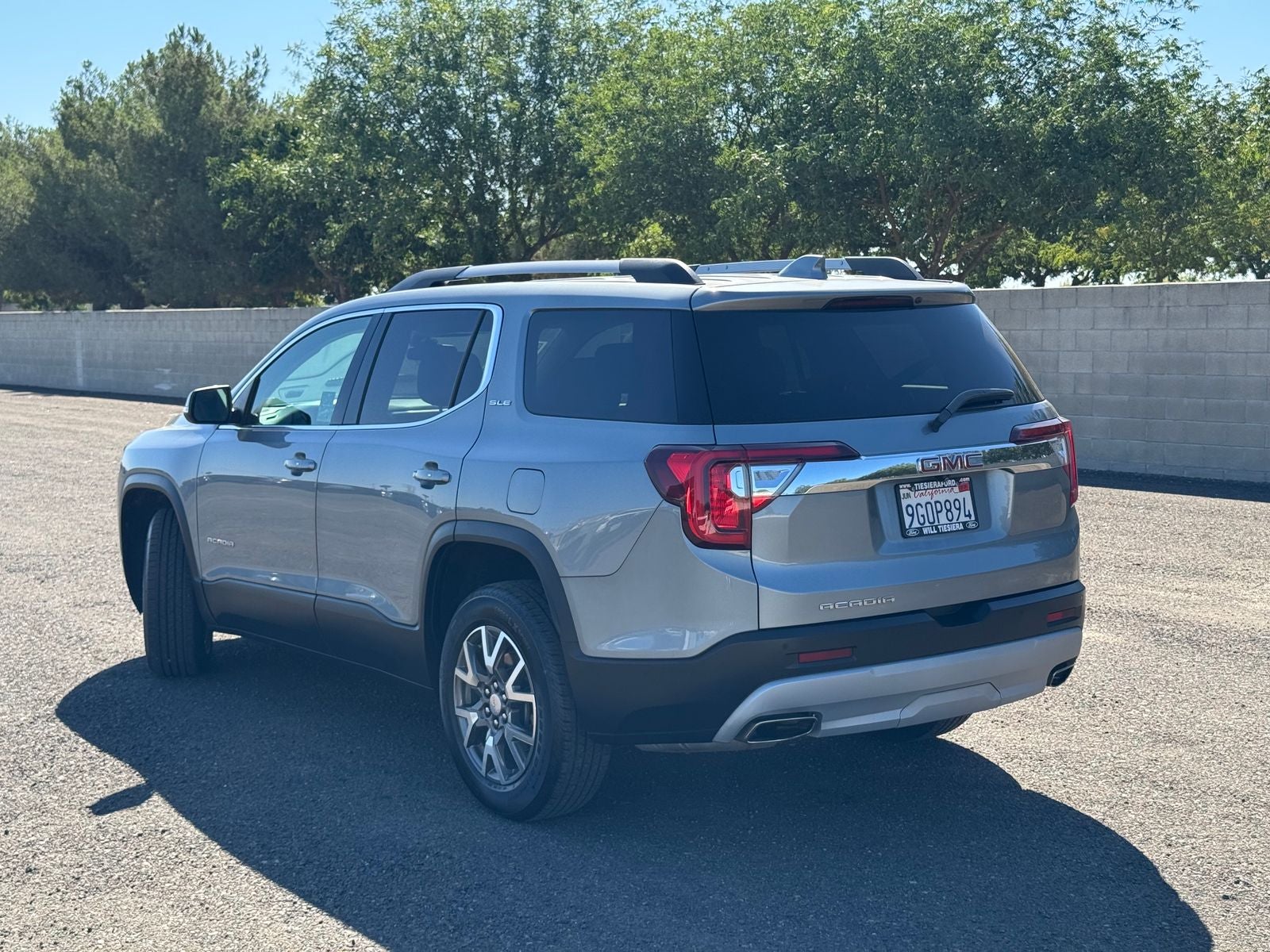 2023 GMC Acadia SLE