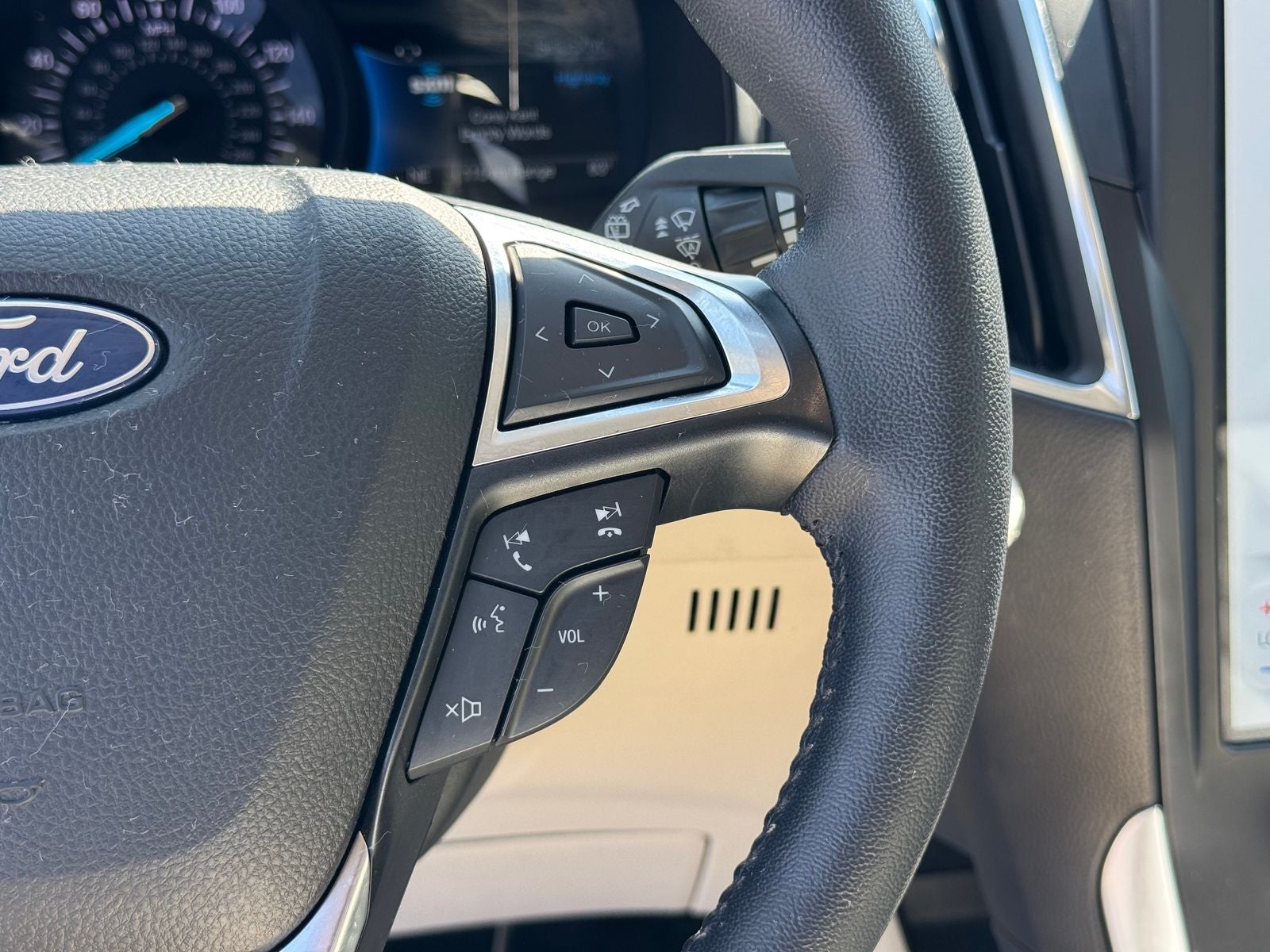 2023 Ford Edge Titanium