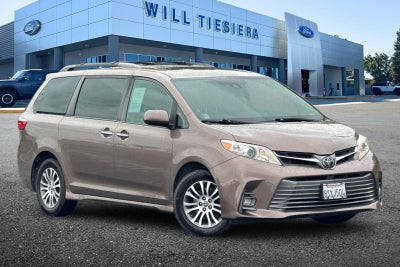 2020 Toyota Sienna XLE 8 Passenger