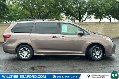 2020 Toyota Sienna XLE 8 Passenger