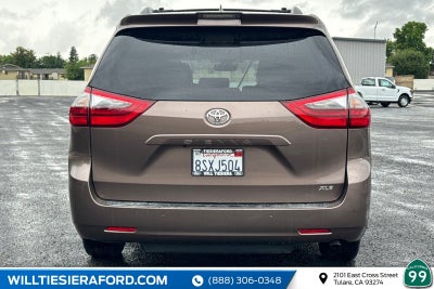 2020 Toyota Sienna XLE 8 Passenger