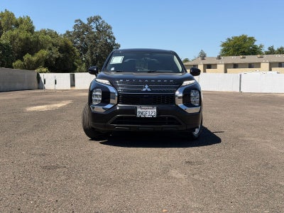 2024 Mitsubishi Outlander ES