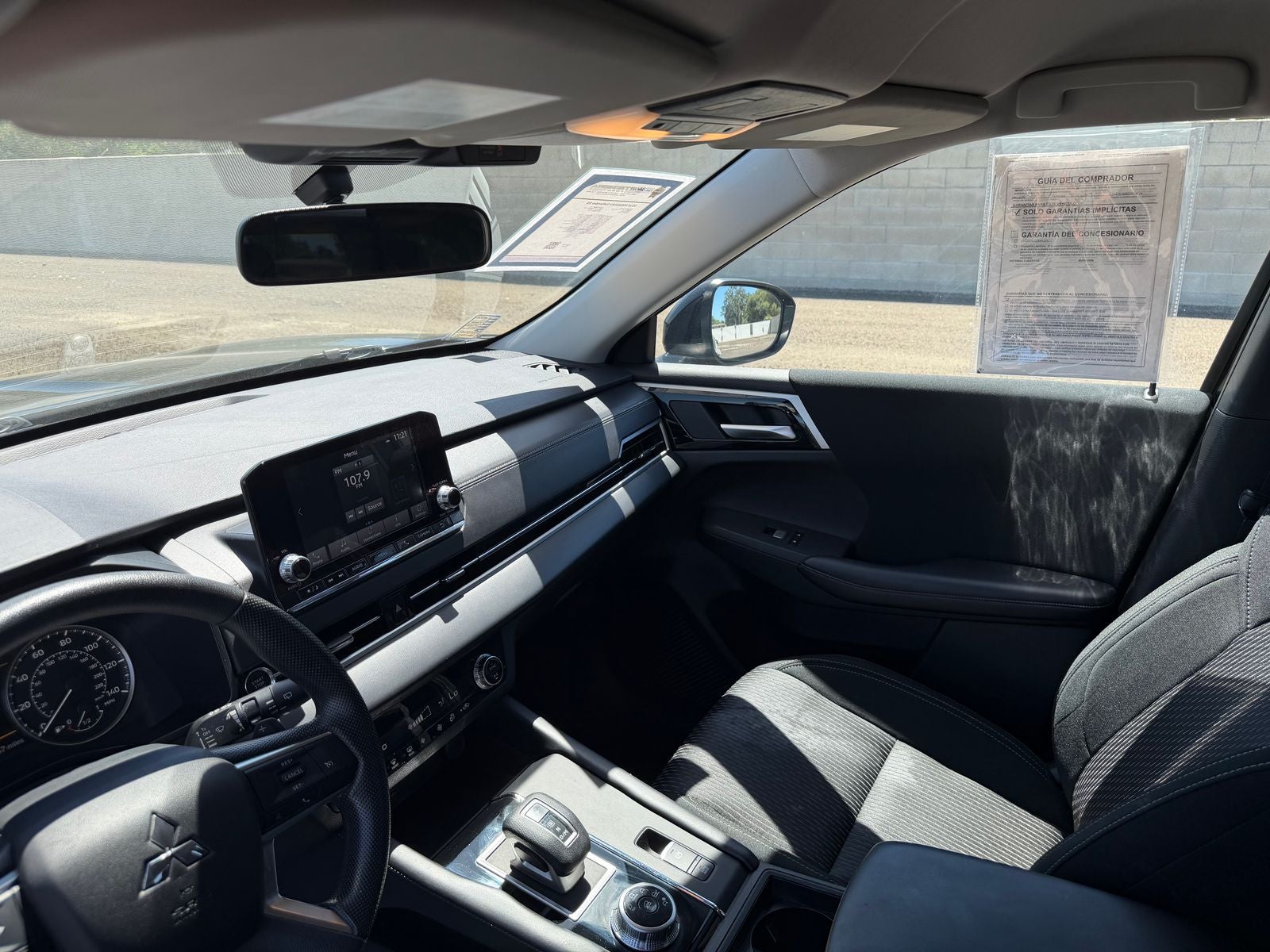 2024 Mitsubishi Outlander ES