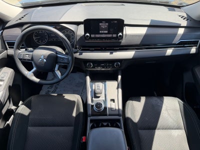 2024 Mitsubishi Outlander ES