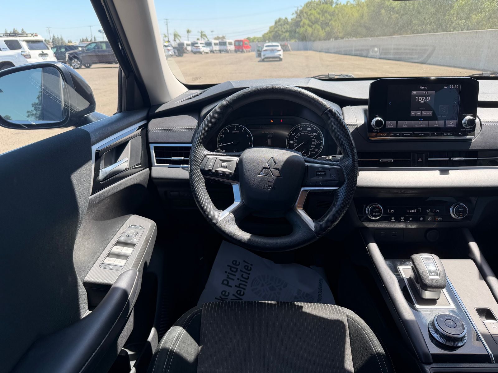2024 Mitsubishi Outlander ES