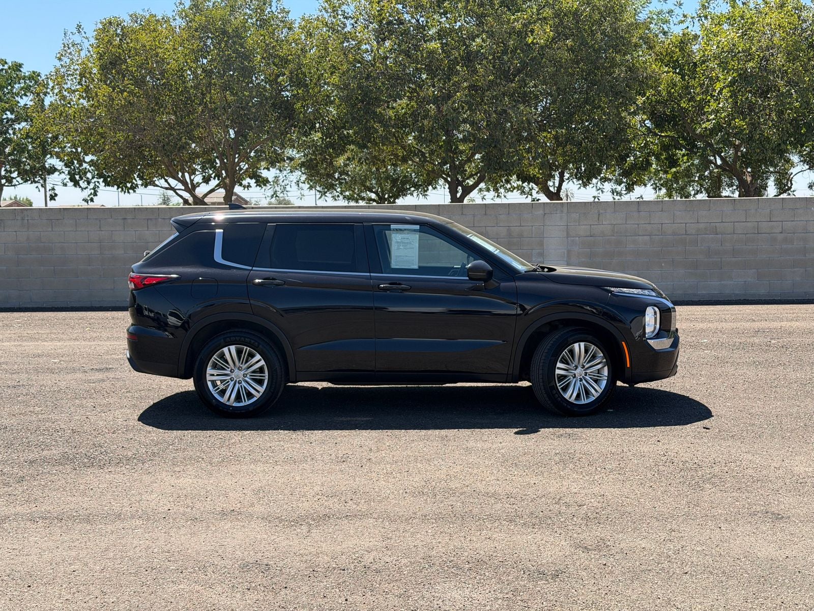 2024 Mitsubishi Outlander ES