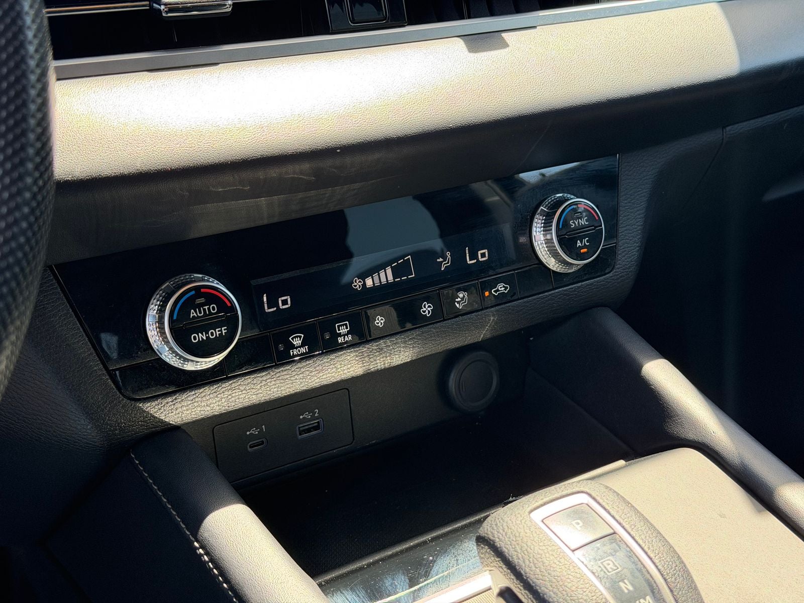 2024 Mitsubishi Outlander ES