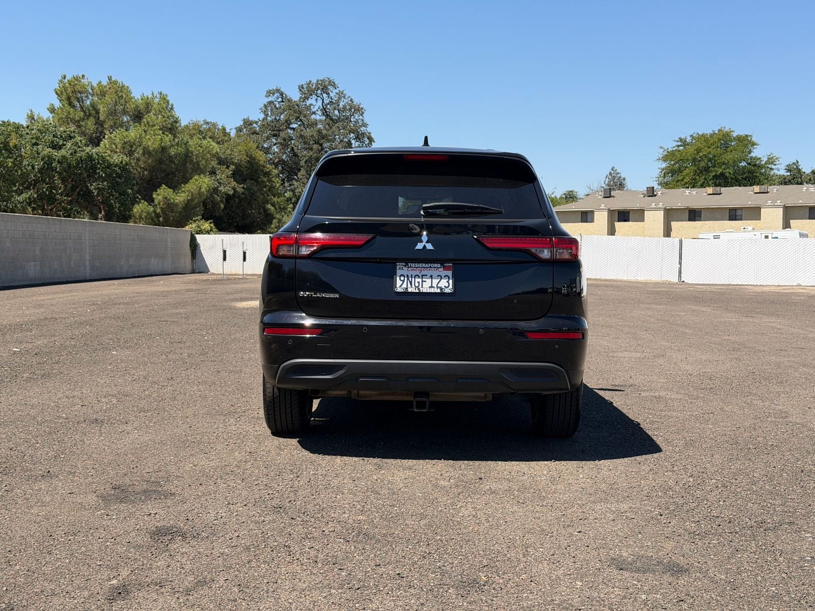 2024 Mitsubishi Outlander ES