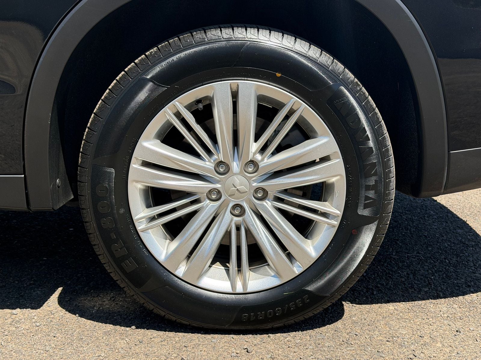 2024 Mitsubishi Outlander ES