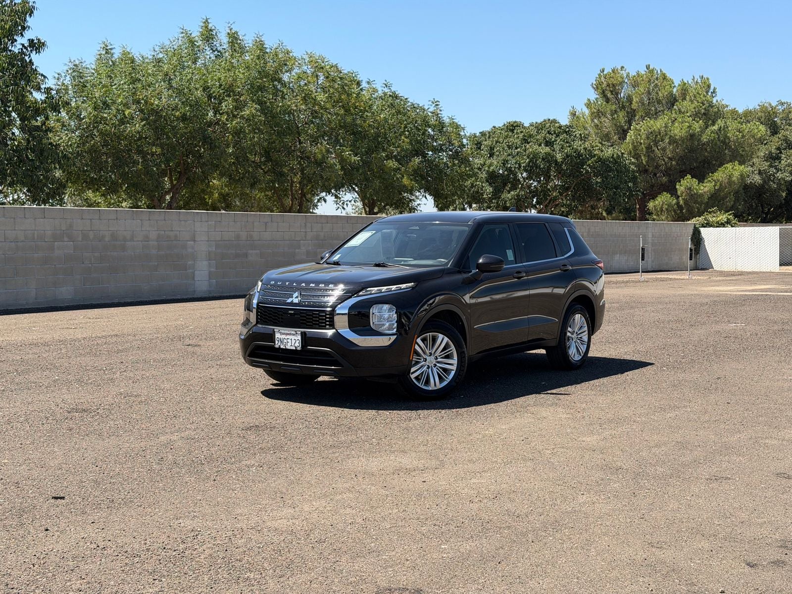 2024 Mitsubishi Outlander ES